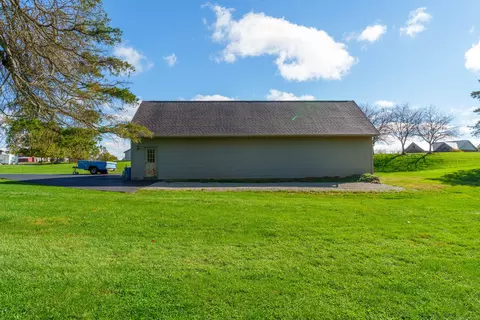 Exterior - 16610 E Mason Rd, Sidney, OH 45365 photo 12 of 15