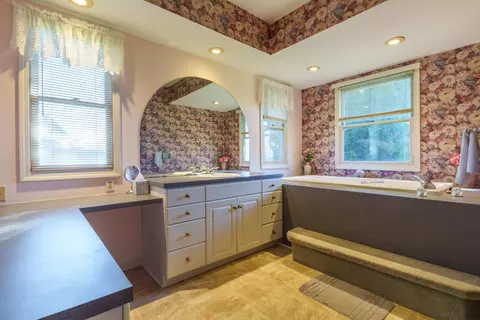 Bath - 16610 E Mason Rd, Sidney, OH 45365 photo 2 of 7