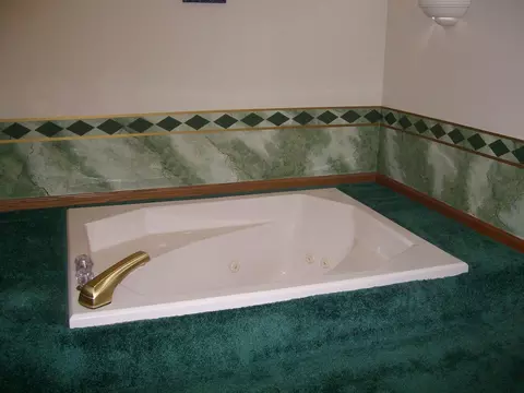 Bath - 328 Johnson Ave, Celina, OH 45822 photo 2 of 7