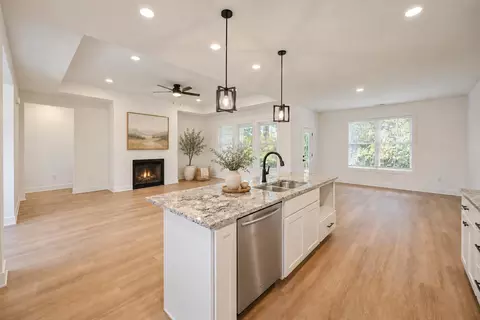 Living - 1798 Northpoint Rd, Springfield, OH 45503 photo 1 of 3