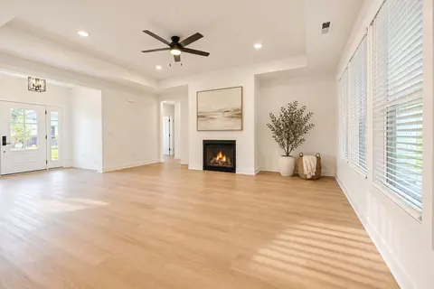 Living - 1798 Northpoint Rd, Springfield, OH 45503 photo 2 of 3