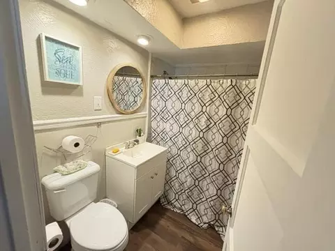 Bath - 1610 S Sweetbriar Ln, Springfield, OH 45505 photo 1 of 1