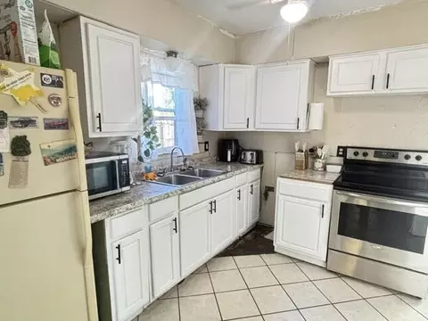 Kitchen - 1610 S Sweetbriar Ln, Springfield, OH 45505 photo 2 of 2