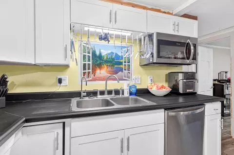 Kitchen - 13343 Luthman Rd, Minster, OH 45865 photo 3 of 3