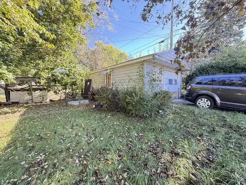 2103 Larch St, Springfield, OH 45503 photo 3