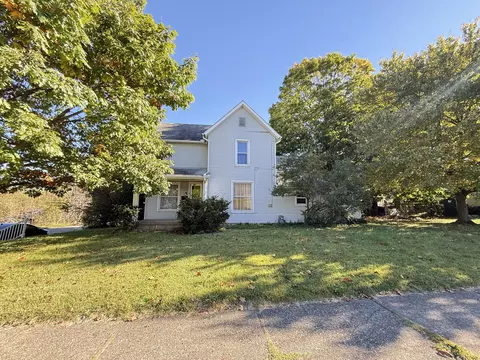 2103 Larch St, Springfield, OH 45503 photo 2