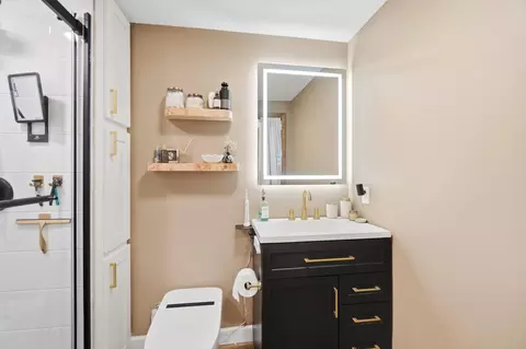 Bath - 1101 Spruce Dr, Springfield, OH 45504 photo 12 of 13