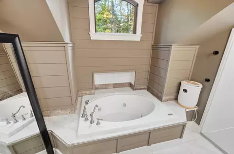 Bath - 1101 Spruce Dr, Springfield, OH 45504 photo 6 of 13