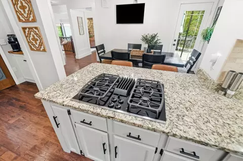 Kitchen - 1101 Spruce Dr, Springfield, OH 45504 photo 7 of 13