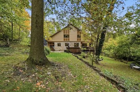 Exterior - 1101 Spruce Dr, Springfield, OH 45504 photo 10 of 32