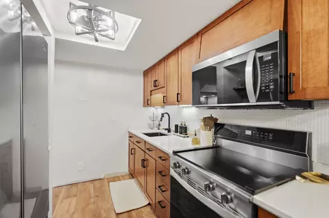 Kitchen - 1101 Spruce Dr, Springfield, OH 45504 photo 11 of 13