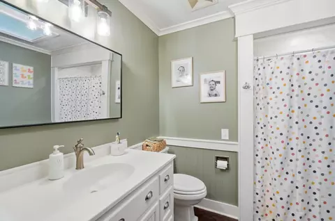 Bath - 1101 Spruce Dr, Springfield, OH 45504 photo 9 of 13