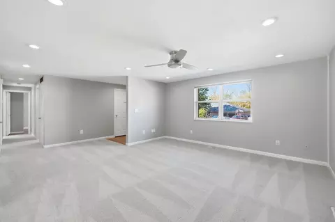 Living - 4254 Tacoma St, Springfield, OH 45503 photo 3 of 6