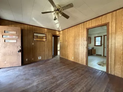 Living - 825 Mansfield Ave, Springfield, OH 45505 photo 2 of 2