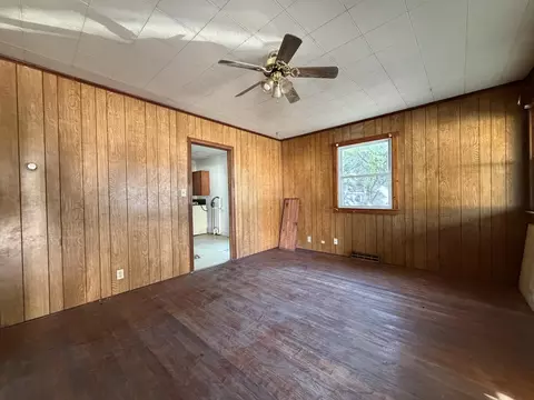 Living - 825 Mansfield Ave, Springfield, OH 45505 photo 1 of 2