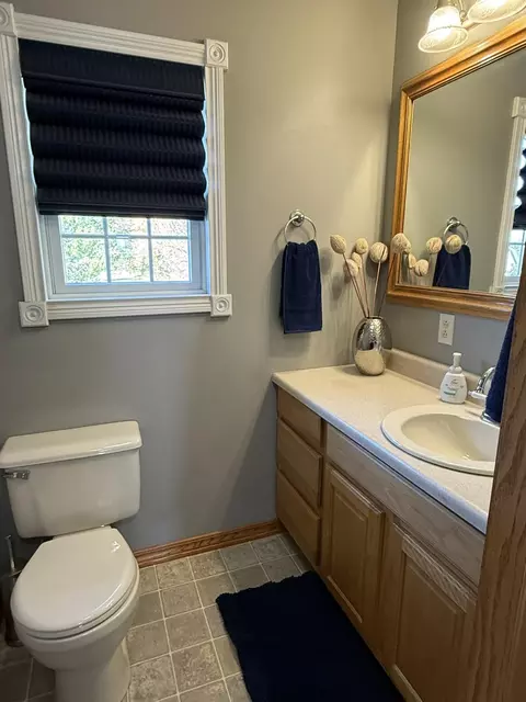 Bath - 5282 Mud Pike Rd, Celina, OH 45822 photo 6 of 7