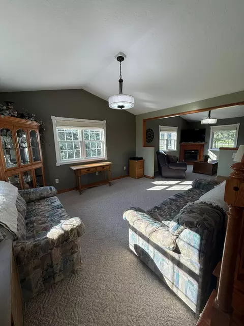 Living - 5282 Mud Pike Rd, Celina, OH 45822 photo 7 of 11