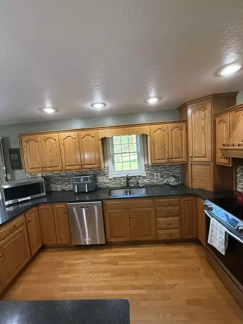 Kitchen - 5282 Mud Pike Rd, Celina, OH 45822 photo 4 of 4