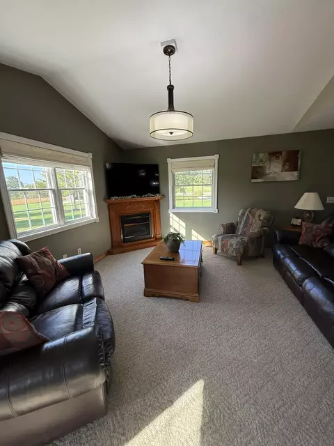 Living - 5282 Mud Pike Rd, Celina, OH 45822 photo 2 of 11
