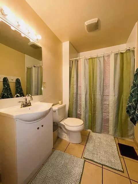Bath - 611 E Cassilly St, Springfield, OH 45503 photo 1 of 1