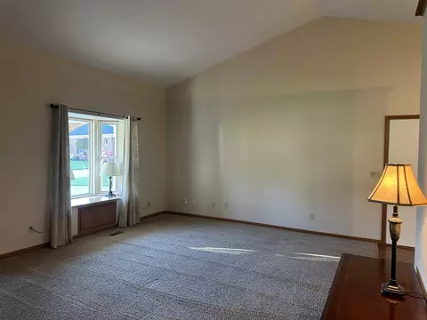 Living - 3215 Snow Owl Ct, Springfield, OH 45503 photo 1 of 3