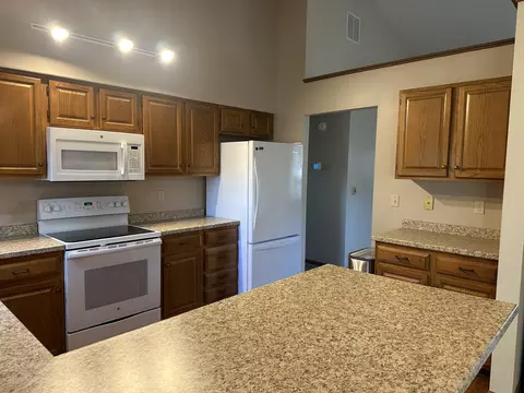 Kitchen - 3215 Snow Owl Ct, Springfield, OH 45503 photo 2 of 3