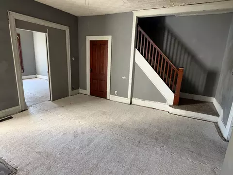 Living - 143 S 145 S Race St, Springfield, OH 45506 photo 6 of 6
