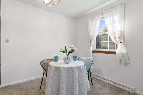 Dining - 1001 Robin Rd, Springfield, OH 45503 photo 1 of 2