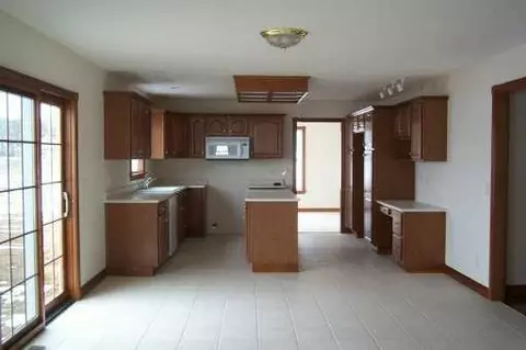 3012 Windy Ridge Rd, Springfield, OH 45502 photo 2