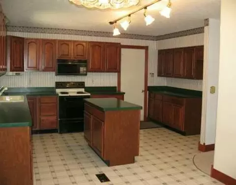 928 Sawmill Ct, Springfield, OH 45503 photo 4