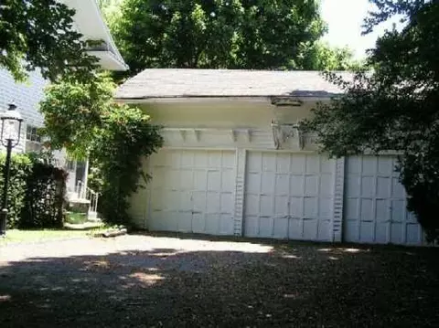 1230 Circle Dr, Springfield, OH 45503 photo 2