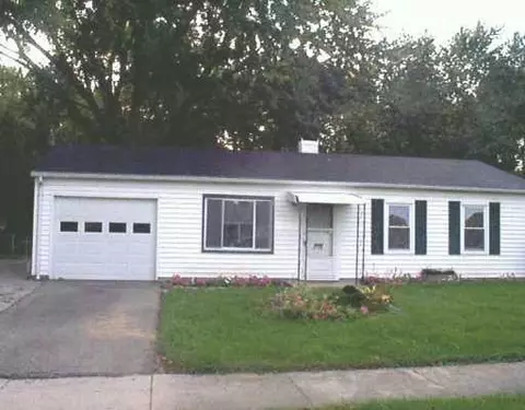 2106 Pond Dr, Springfield, OH 45505 photo 1