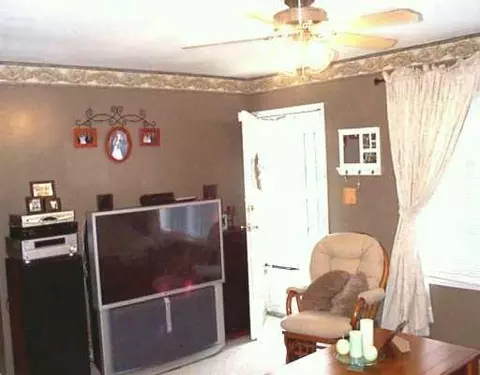 2106 Pond Dr, Springfield, OH 45505 photo 3