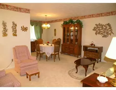 115 Villa Rd, Springfield, OH 45503 photo 3