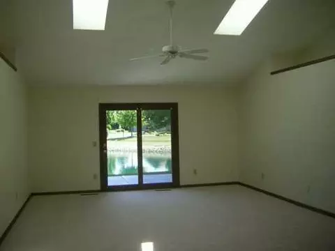 1943 Wedgewood Cir #1943, Springfield, OH 45503 photo 4