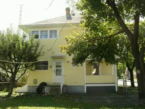 702 E Cassilly, Springfield, OH 45503 photo 2