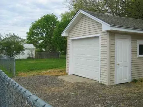 2015 Clifton Ave, Springfield, OH 45506 photo 2