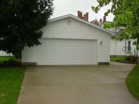 117 E Wright St, Covington, OH 45318 photo 2