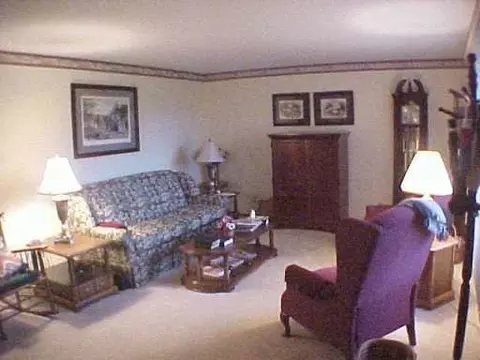 1721 Meadow Cir, Springfield, OH 45506 photo 4