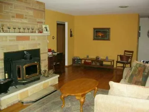 427 Holiday Dr, Springfield, OH 45505 photo 3