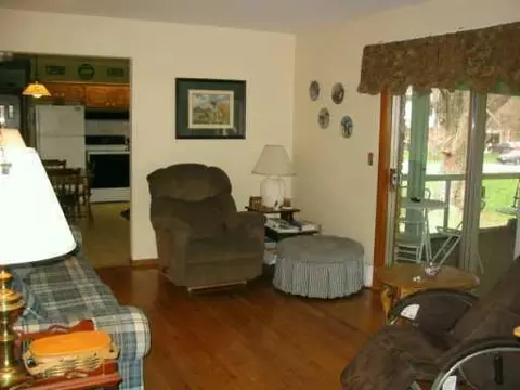427 Holiday Dr, Springfield, OH 45505 photo 5