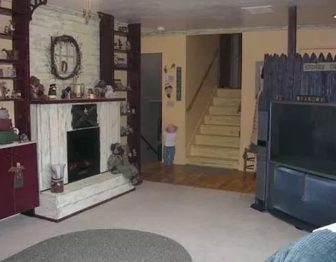 520 Holiday Dr, Springfield, OH 45505 photo 2