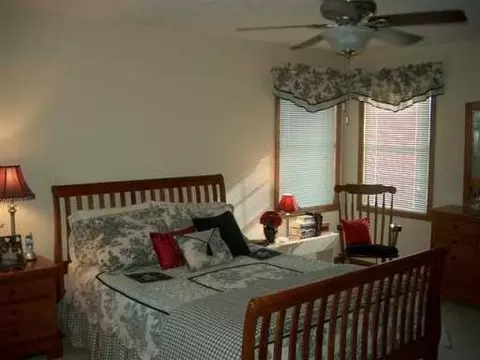 5872 W Ridgewood Rd, Springfield, OH 45503 photo 3
