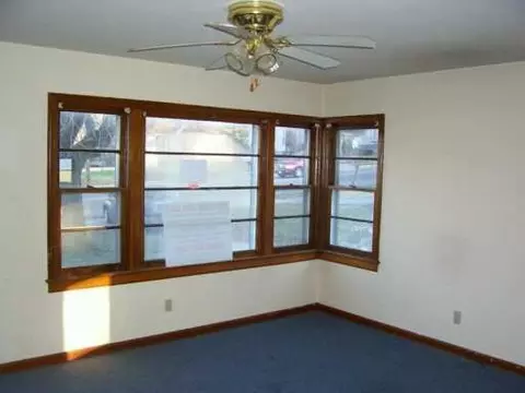 509 N Burnett Rd, Springfield, OH 45503 photo 3