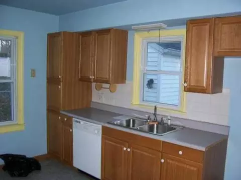 509 N Burnett Rd, Springfield, OH 45503 photo 2