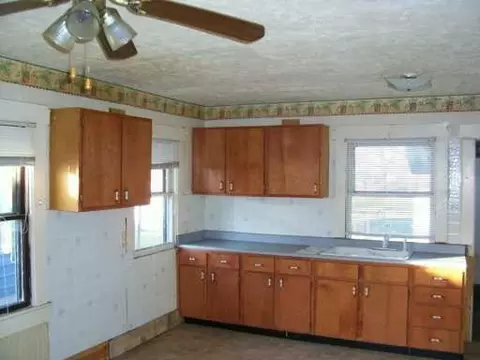 2146 Hoppes Ave, Springfield, OH 45503 photo 2