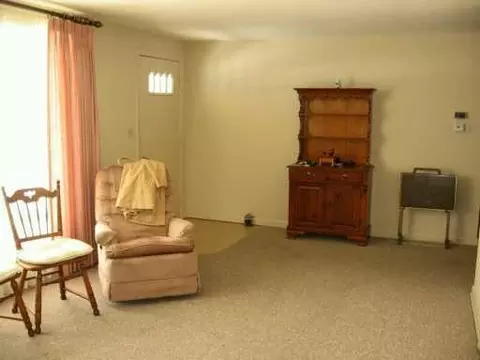 1504 Torrence Dr, Springfield, OH 45503 photo 2