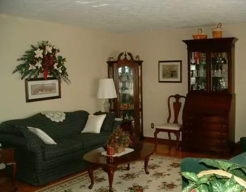 5022 Old Springfield, Springfield, OH 45502 photo 2