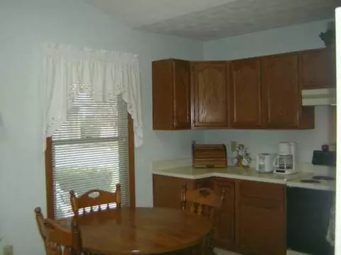 1946 Wedgewood Cir #1946, Springfield, OH 45503 photo 5