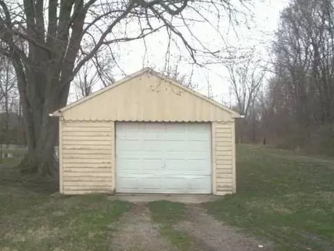 2226 Kenton St, Springfield, OH 45505 photo 3